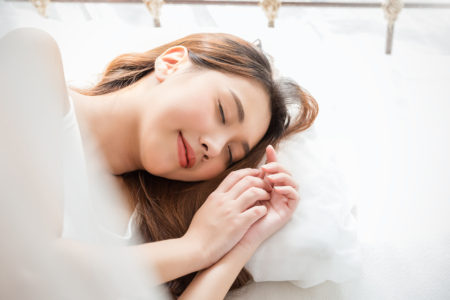 一日の疲れは寝る前のストレッチでリセット！おすすめの部分別ストレッチメニュー