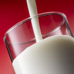 牛乳と筋トレが相性抜群な理由　筋トレ向きの牛乳と飲むタイミング